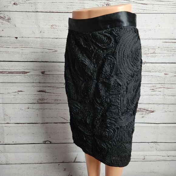 Josie Natori Textured Black Skirt 4 EUC - Picture 3 of 6